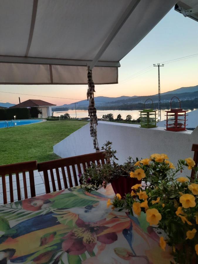 River-Side Villa Вила Нова де Сервейра Екстериор снимка