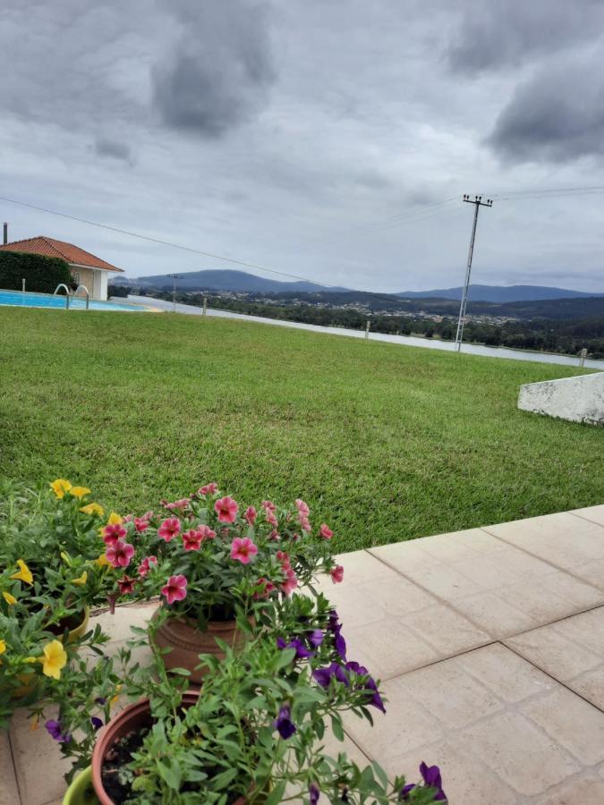 River-Side Villa Вила Нова де Сервейра Екстериор снимка
